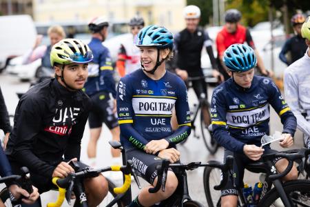 Sprejem kolesarjev na Zmagovalni turi za dober namen v Domžalah, foto: Jure Gubanc/Občina Domžale